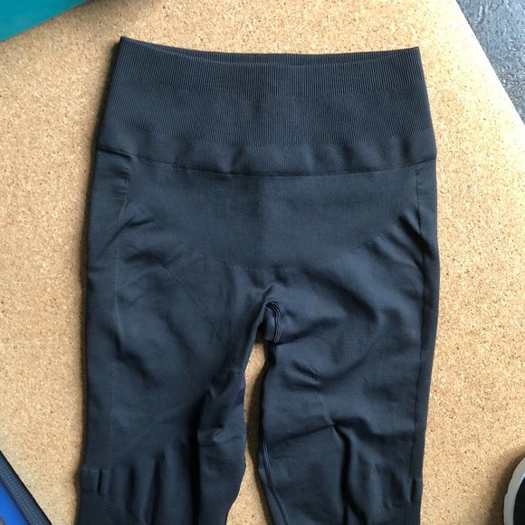 Lululemon Compression Tights, W8 - Picture 4 of 7